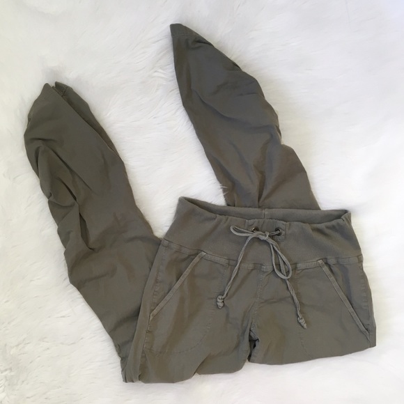 XCVI Pants - XCVI Green Cargo Lagenlook Pants